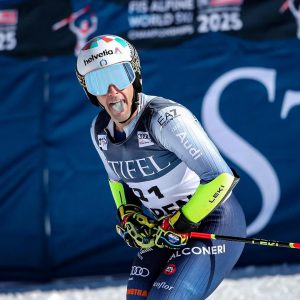 Guanti di Luca De Aliprandini con autografo