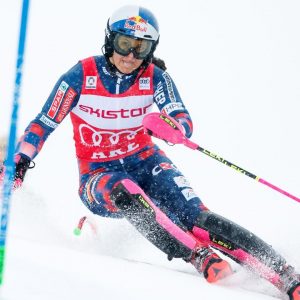 Tutina da gara di Zrinka Ljutić autografata – La stella croata dello slalom