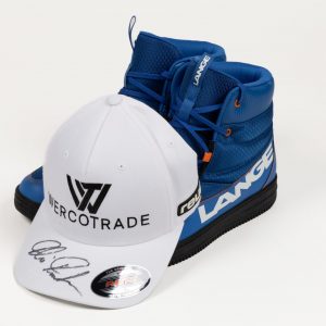 Thomas Tumler scarpe e cappellino autografati